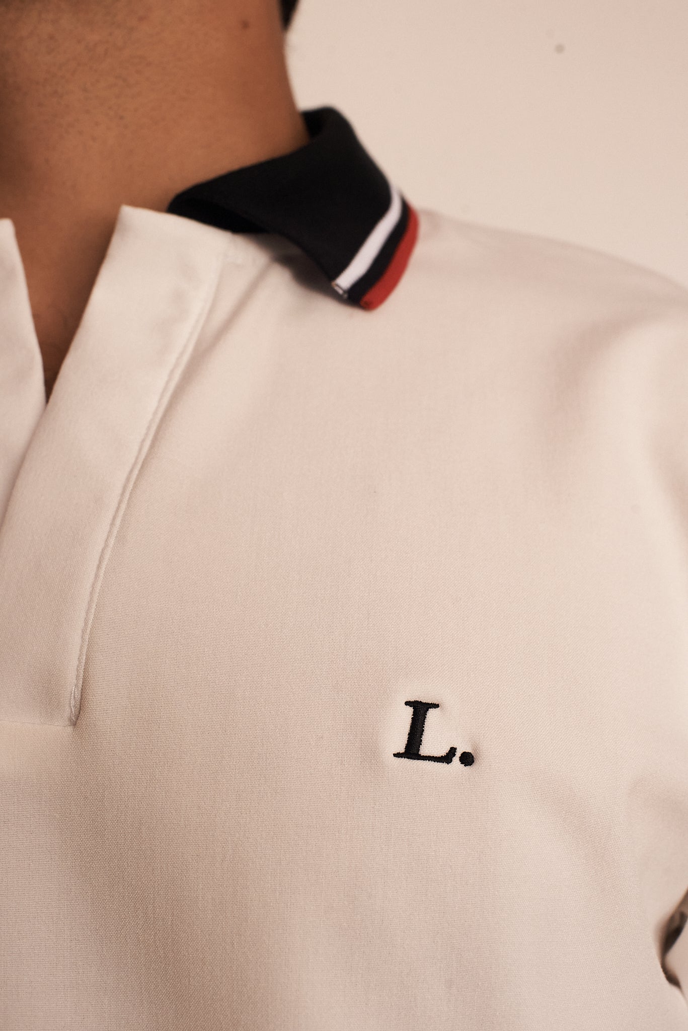 Lucano V - Cuello Negro